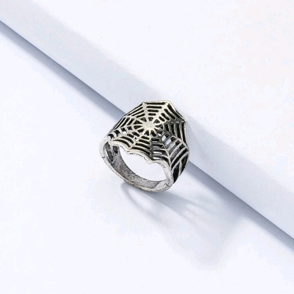nwot Spiderweb Ring Size 7